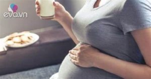 Sau khi sinh mẹ bầu hoàn toàn có thể uống sữa không đường nó còn giúp bổ sung dinh dưỡng và làm cho sữa mẹ tốt hơn cho bé