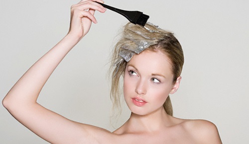 Cách phòng tránh khi bị dị ứng thuốc uốn tóc